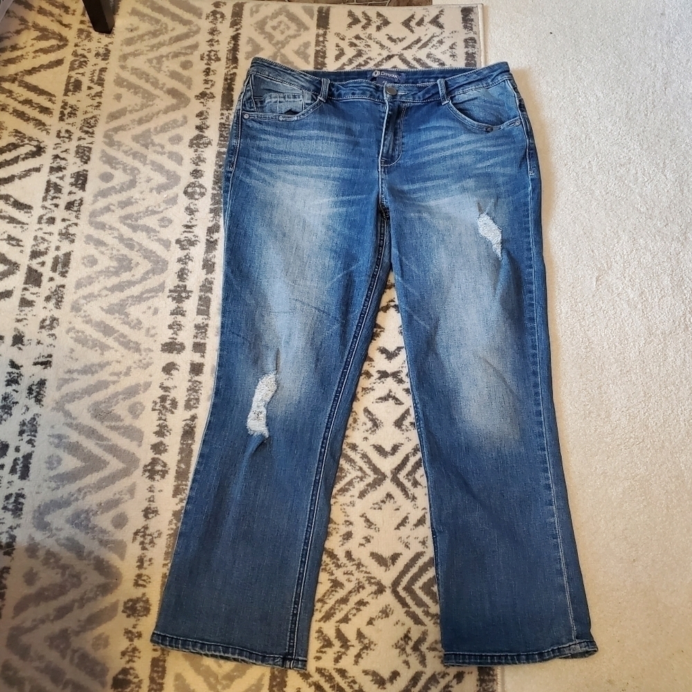 Democracy  Flexellent. Sz 12. Distressed  mid rise. Crop 26.5 inseam